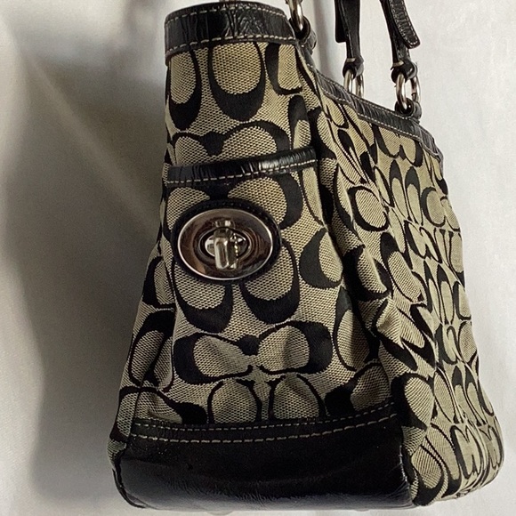 Coach purse - Picture 5 of 10